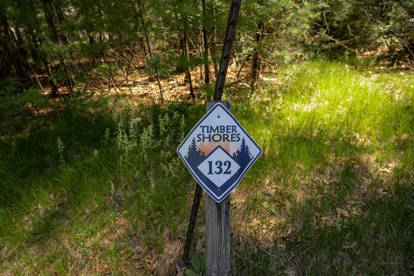 Come take a look at this 1 acre parcel with deeded access to - photo 3