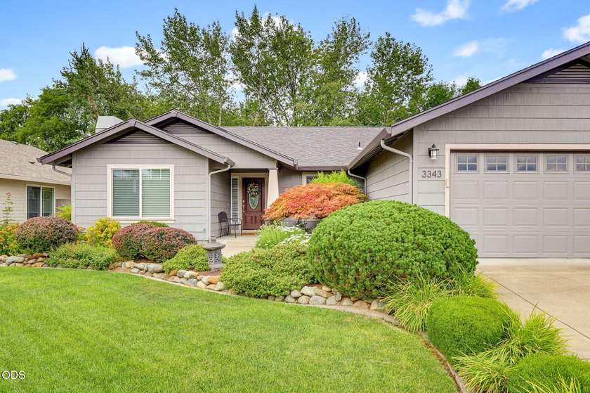 Beautifully updated East Medford home featuring 3 bedrooms and 2 - photo 2