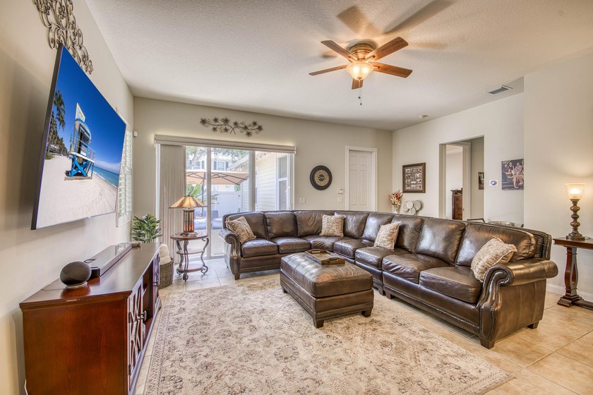 Rarely available single-level villa in Mallory Creek, offering a - photo 7