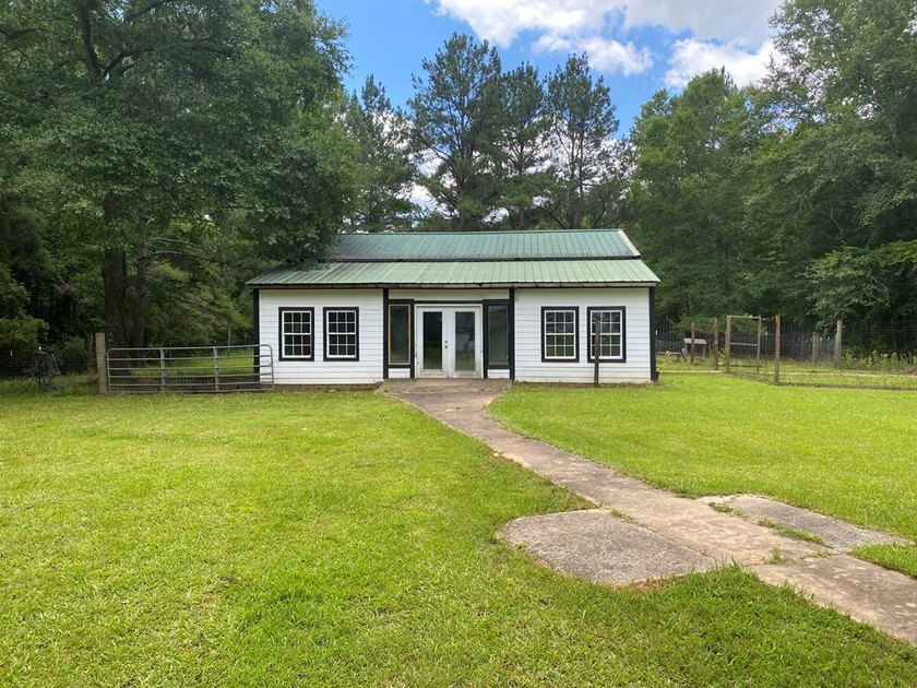 Tucked away on 5 private acres in Waverly Hall, this property - photo 33