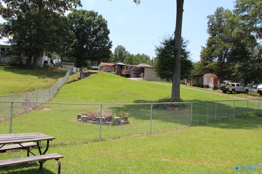 This is your chance for paradise on the lake, this home has it - photo 11