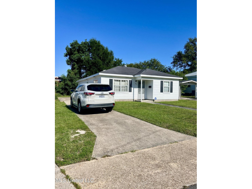 Charming Beachside Bungalow in Biloxi - Perfect for Coastal - photo 2