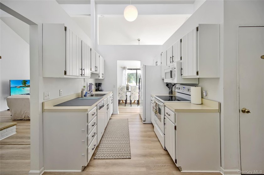 Back on the Market with price improvement. This home offers - photo 7