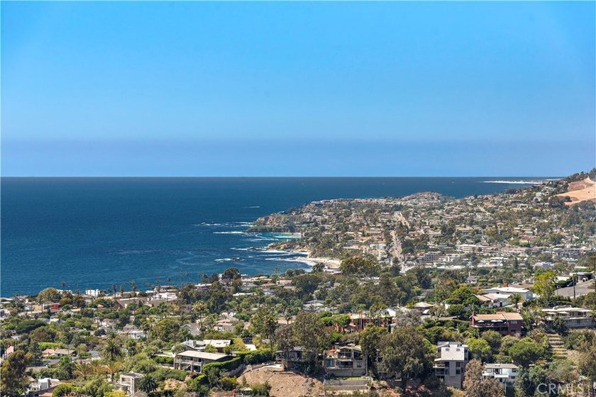 Welcome to a one-of-a-kind Laguna Beach retreat where style - photo 39