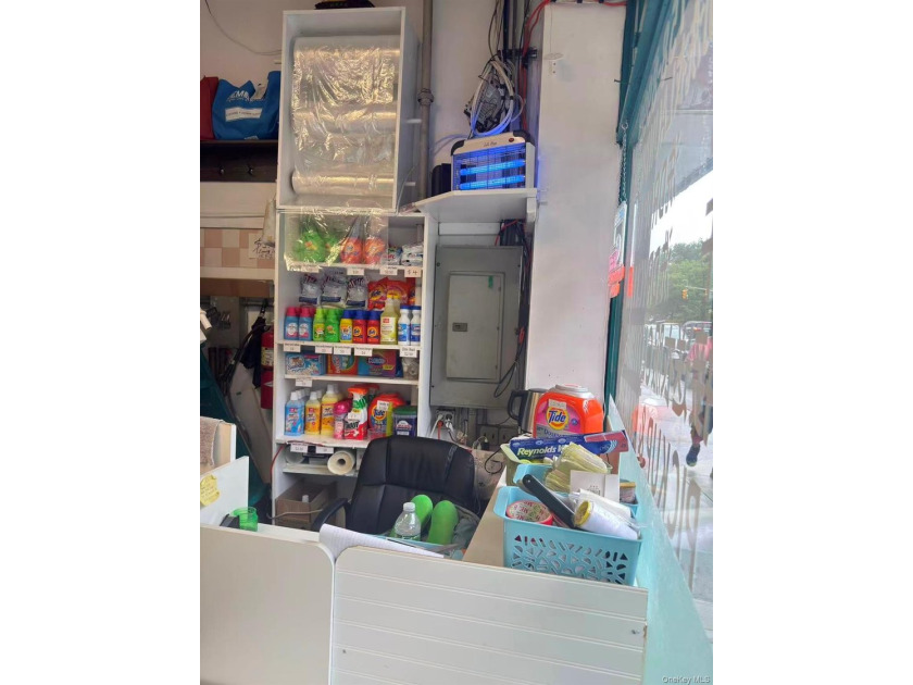 Established laundromat business available in the heart of - photo 2