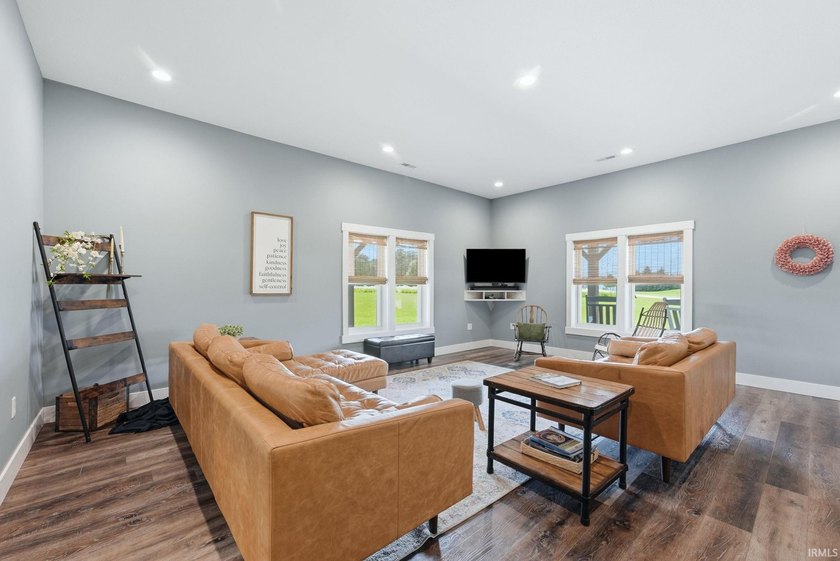 Rare opportunity to own a one-of-a-kind shop house on 11 - photo 5