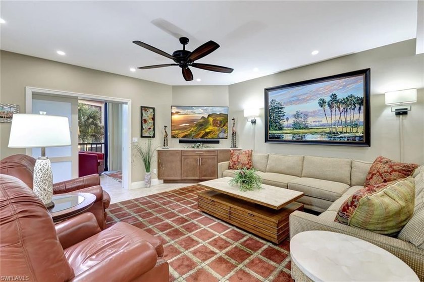A custom design like no other! This three bedroom 2 bath condo - photo 3