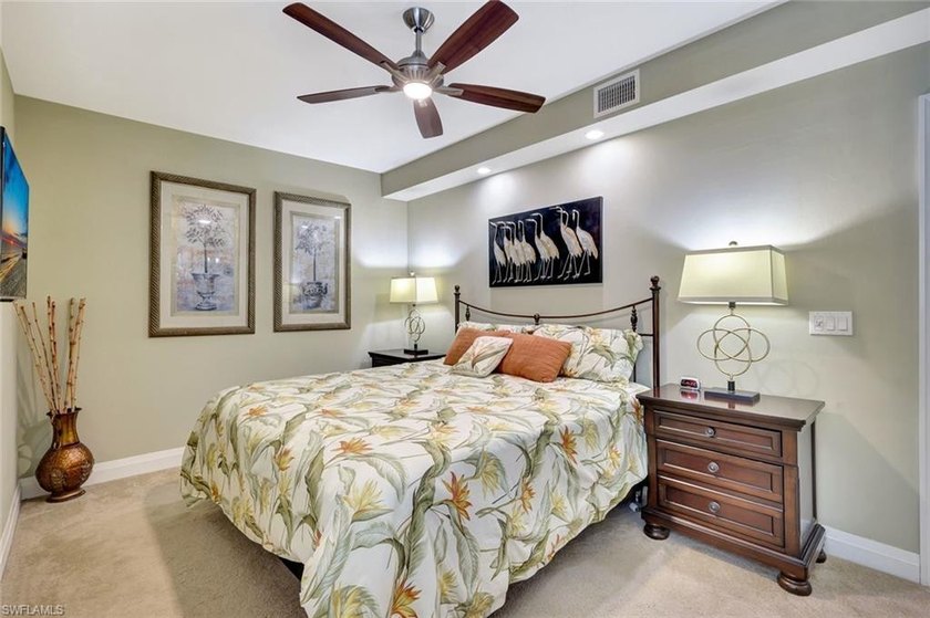A custom design like no other! This three bedroom 2 bath condo - photo 9