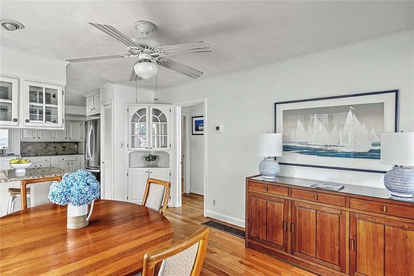 Welcome to your waterfront retreat on stunning Narragansett Bay - photo 13