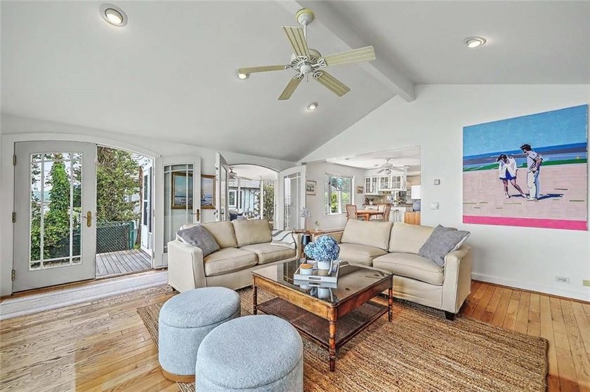 Welcome to your waterfront retreat on stunning Narragansett Bay - photo 16