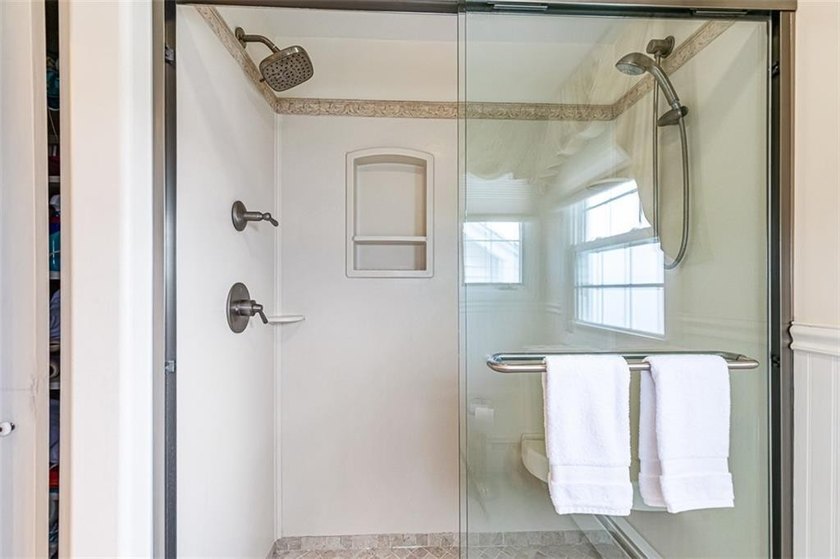 Welcome to your waterfront retreat on stunning Narragansett Bay - photo 32
