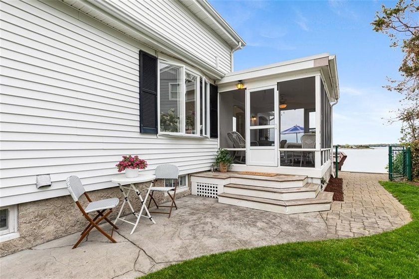 Welcome to your waterfront retreat on stunning Narragansett Bay - photo 33