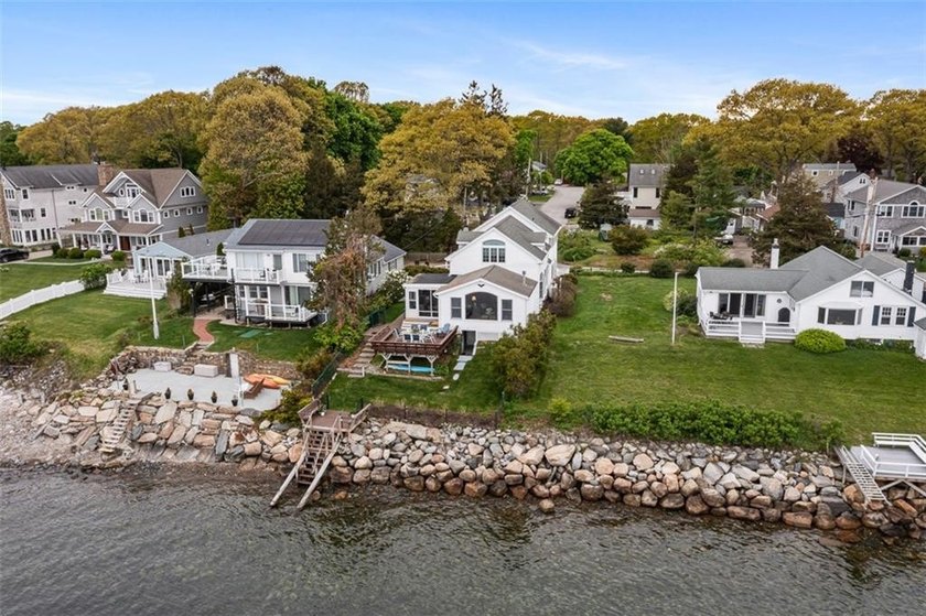Welcome to your waterfront retreat on stunning Narragansett Bay - photo 40