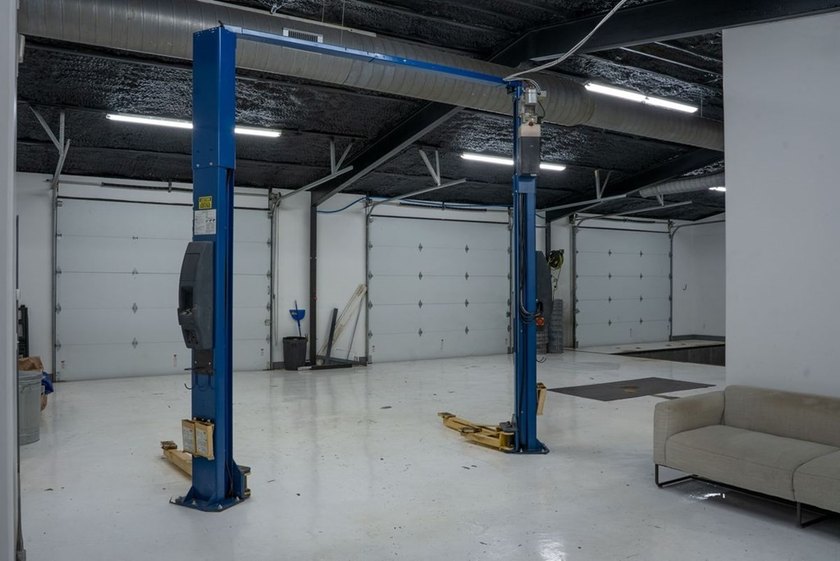 Opportunity is knocking in Kerrville's Midway Center! This - photo 4