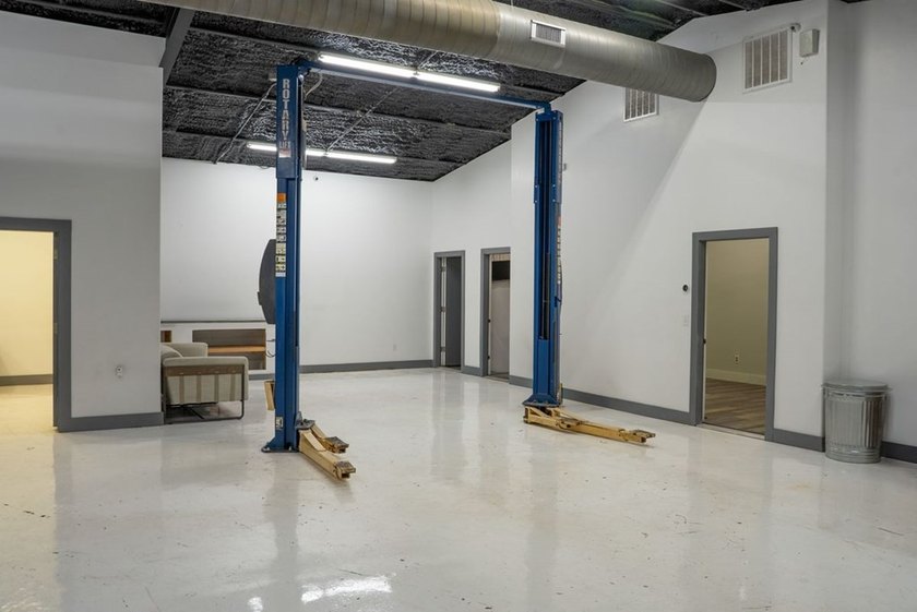 Opportunity is knocking in Kerrville's Midway Center! This - photo 5