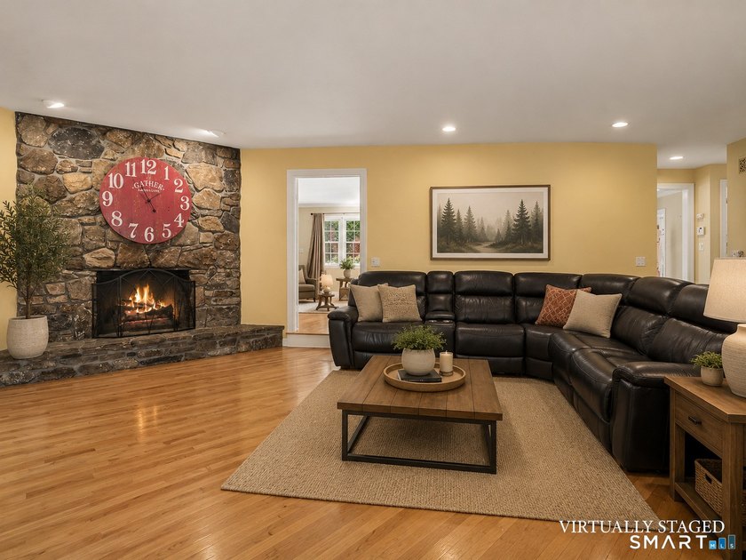Estate living in the heart of Easton. Set on 3 private acres - photo 11