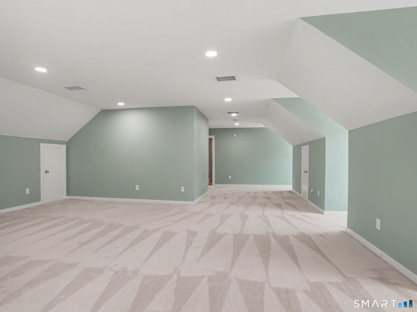 Estate living in the heart of Easton. Set on 3 private acres - photo 27