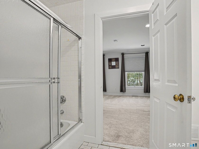 Estate living in the heart of Easton. Set on 3 private acres - photo 30