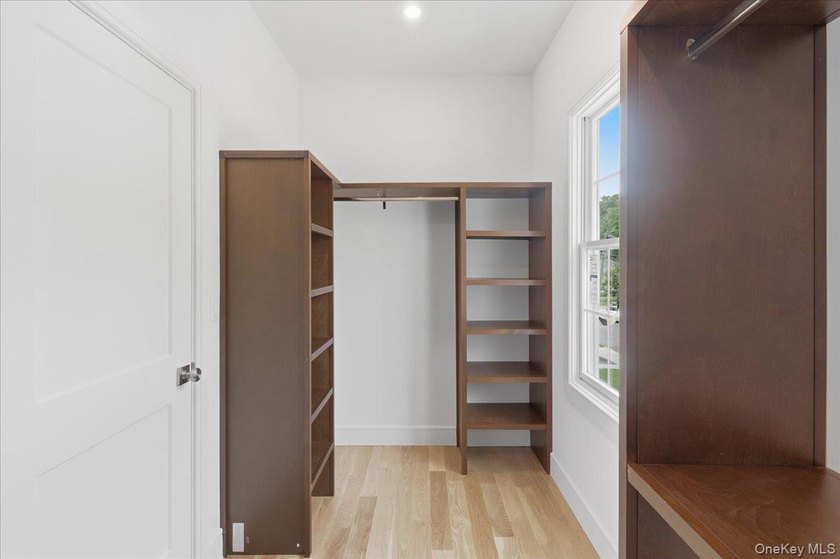 Exceptional New Construction, thoughtfully designed and - photo 32