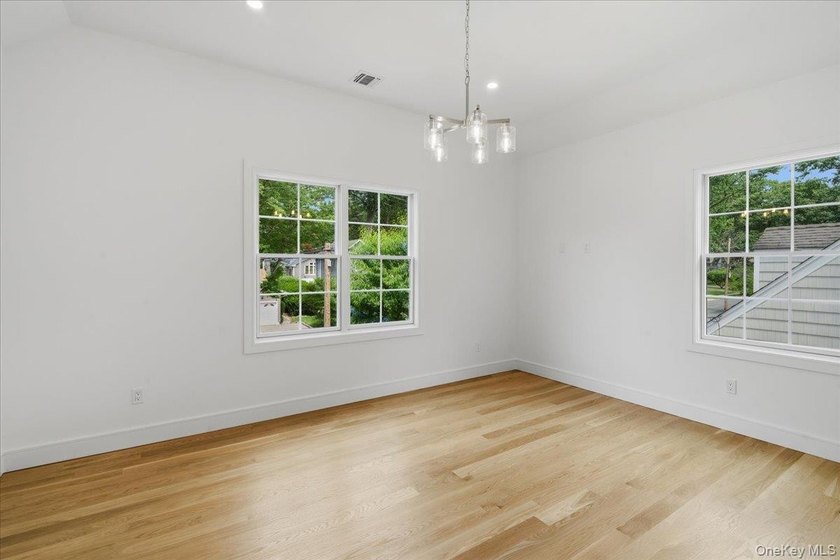Exceptional New Construction, thoughtfully designed and - photo 33