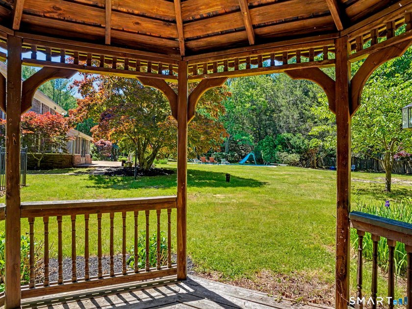 Estate living in the heart of Easton. Set on 3 private acres - photo 35