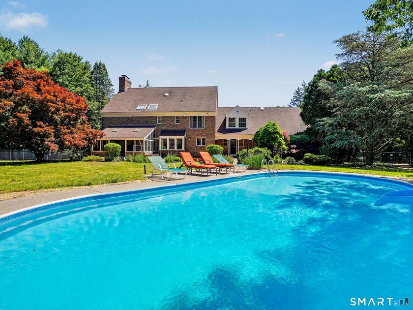 Estate living in the heart of Easton. Set on 3 private acres - photo 38