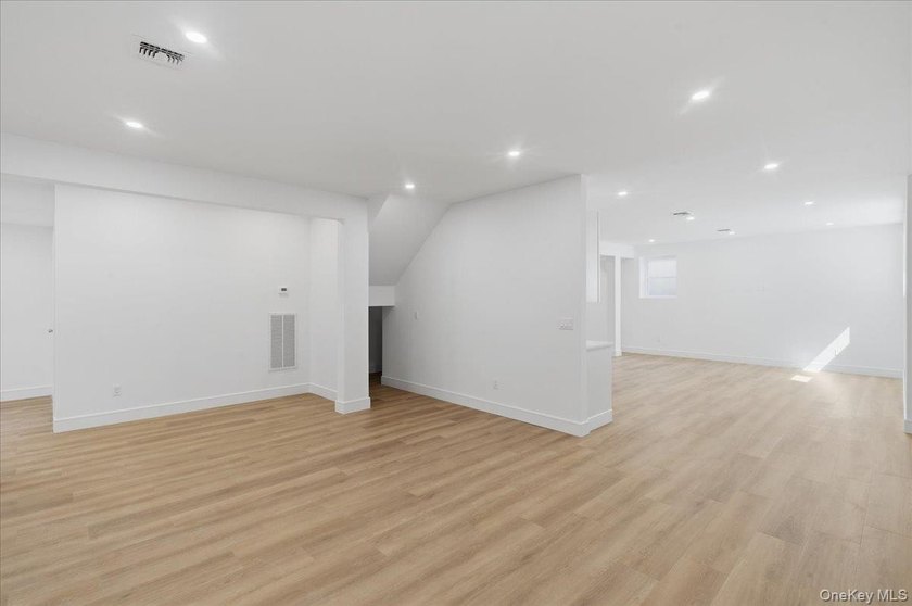 Exceptional New Construction, thoughtfully designed and - photo 45