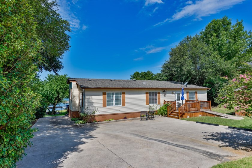 Welcome to Moss Lake living-where every day feels like vacation - photo 3