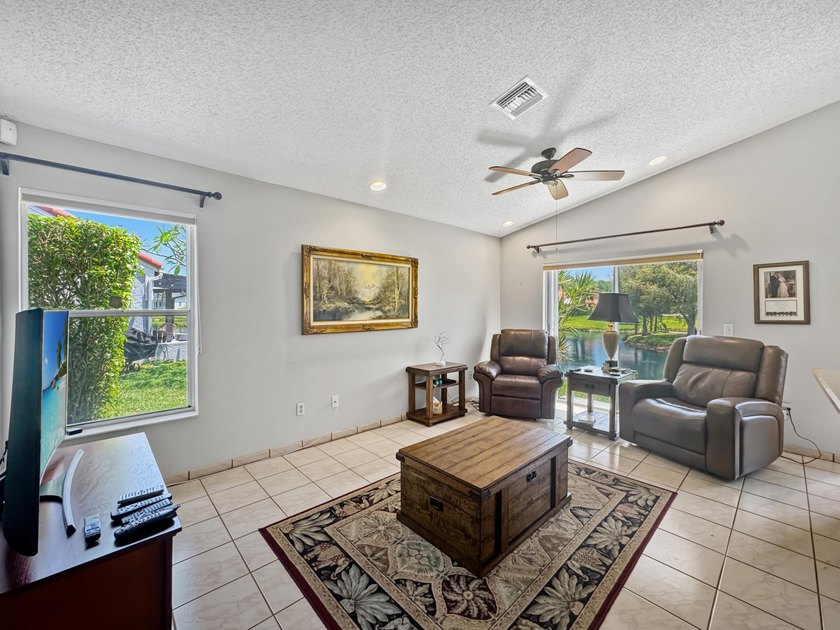 Welcome to this spacious 3-bedroom, 2-bath single-family home in - photo 6