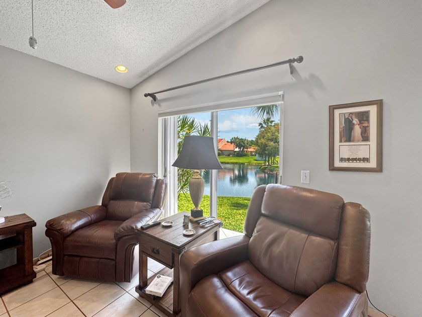 Welcome to this spacious 3-bedroom, 2-bath single-family home in - photo 8