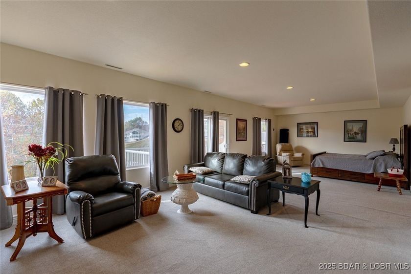 Discover comfort and convenience in this inviting 3 bed, 3 bath - photo 33
