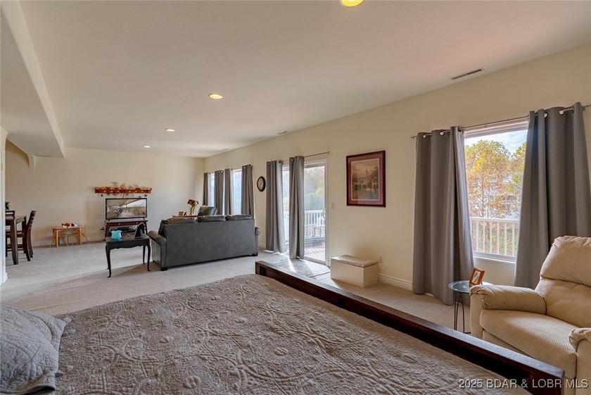Discover comfort and convenience in this inviting 3 bed, 3 bath - photo 43
