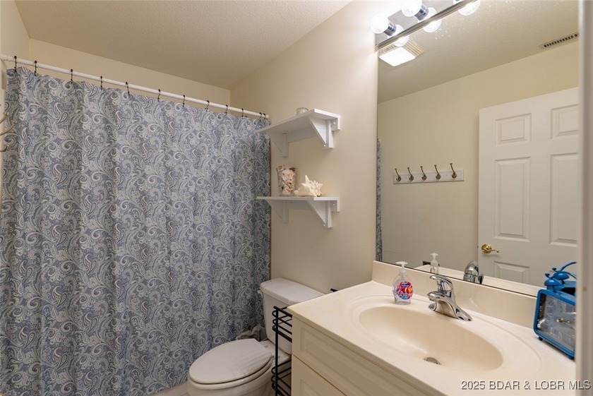 Discover comfort and convenience in this inviting 3 bed, 3 bath - photo 44