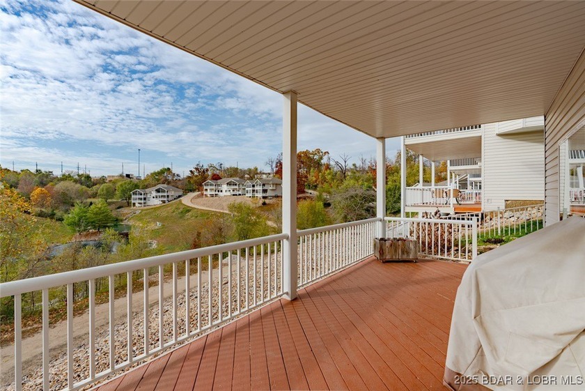 Discover comfort and convenience in this inviting 3 bed, 3 bath - photo 53