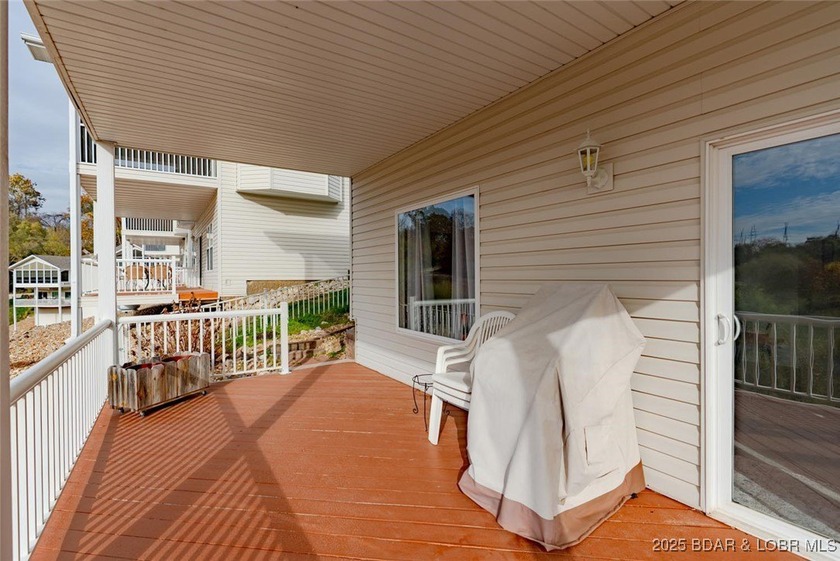 Discover comfort and convenience in this inviting 3 bed, 3 bath - photo 54