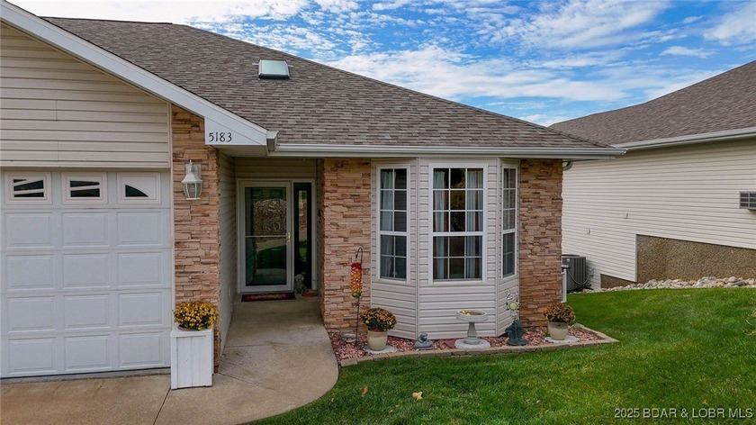 Discover comfort and convenience in this inviting 3 bed, 3 bath - photo 57
