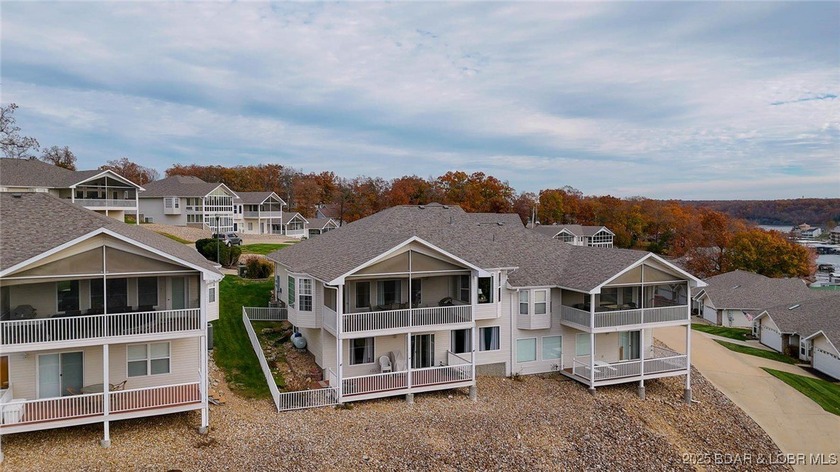 Discover comfort and convenience in this inviting 3 bed, 3 bath - photo 58