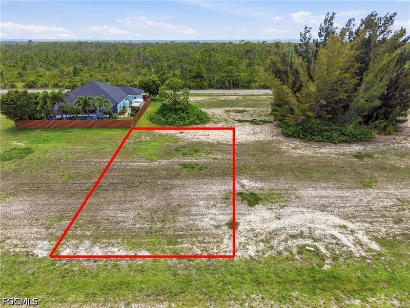 Come and build your dream home on this gorgeous lot surrounded - photo 3