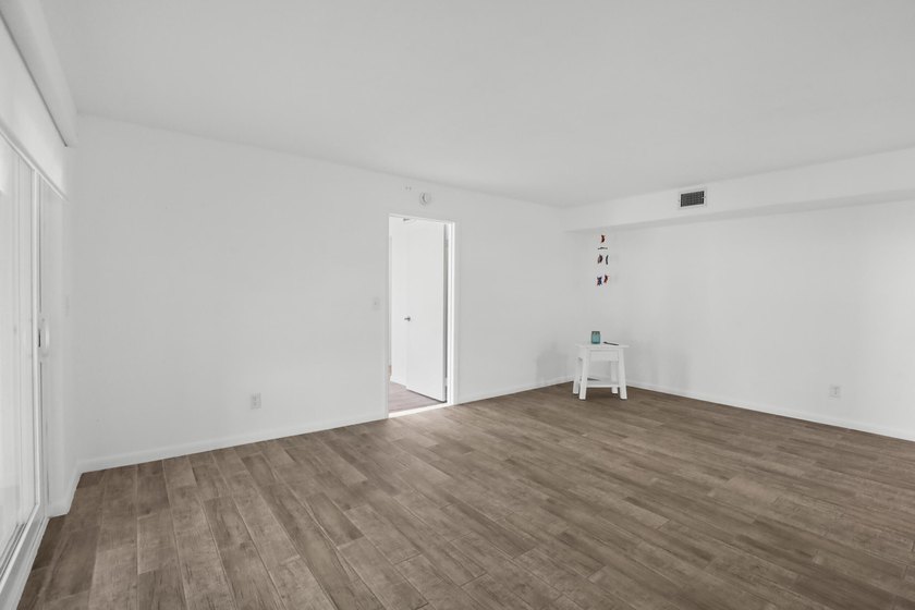 JUST REDUCED BY $10,000 Exceptional Value! Move-in ready - photo 13