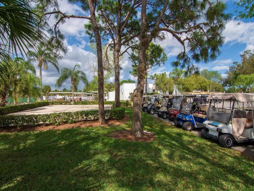 Welcome to this beautifully maintained 3/2/2 lakefront home - photo 50