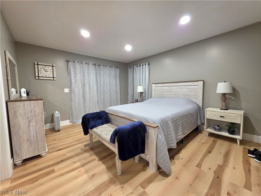 Completely Remodeled Down to the Studs - North End Parkersburg - photo 9