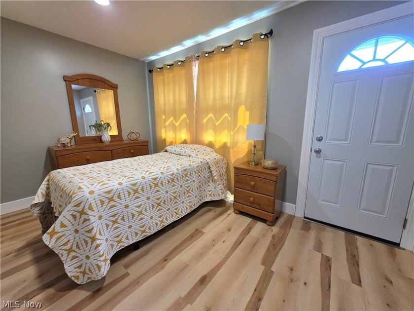 Completely Remodeled Down to the Studs - North End Parkersburg - photo 10
