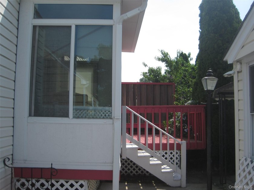 House Has *Good Bones* But Needs A Little Love. Attributes - photo 9