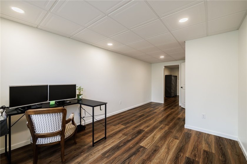 Built by Pridemark Homes, this immaculate ranch townhouse offers - photo 26