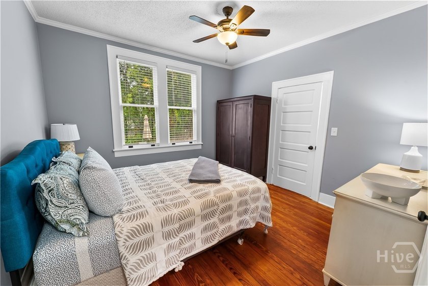 Income-producing duplex in desirable Baldwin Park offering a - photo 45
