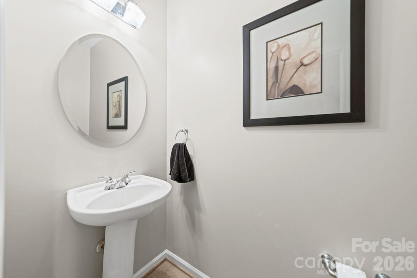 Welcome home to this stunning Hunter Oaks retreat featuring a - photo 18