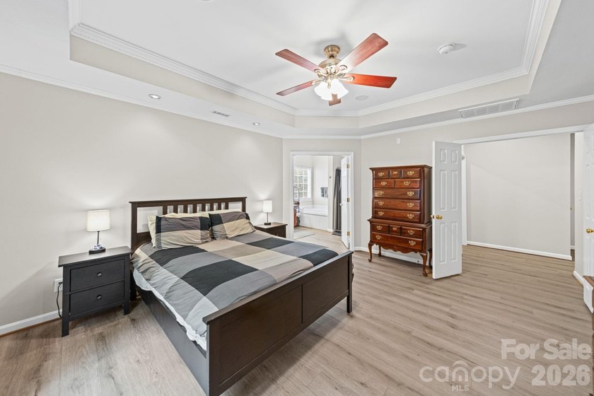 Welcome home to this stunning Hunter Oaks retreat featuring a - photo 20