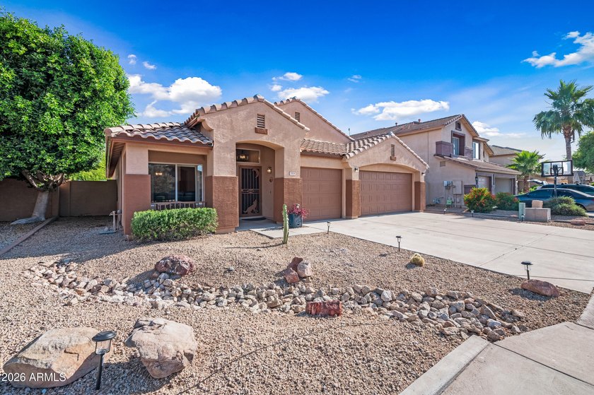 New to the market in the highly desirable Fletcher Heights - photo 3