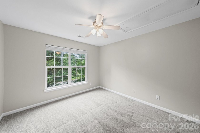 Welcome home to this stunning Hunter Oaks retreat featuring a - photo 29
