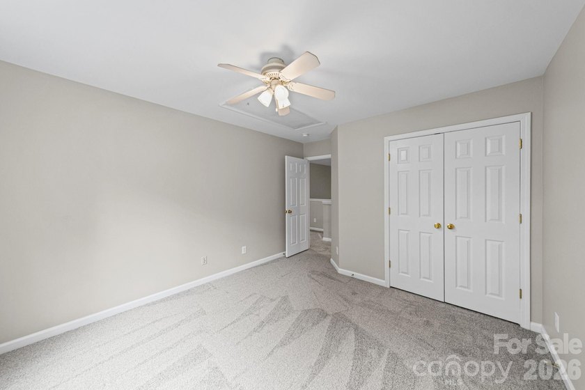 Welcome home to this stunning Hunter Oaks retreat featuring a - photo 31
